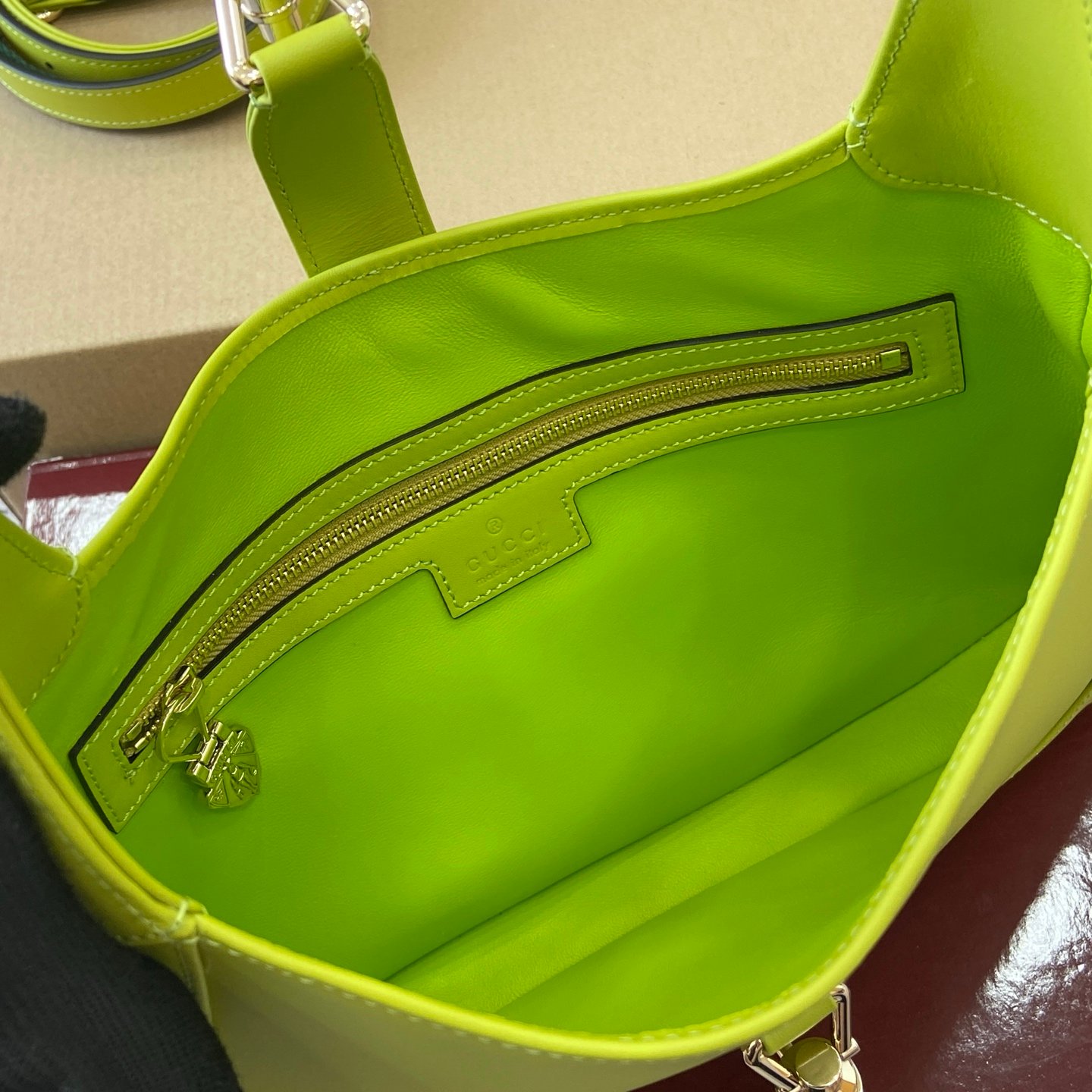 i1751955957104_1077_0_9